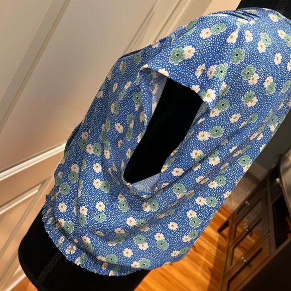 Neck cross over noise with wide band elastic hemline for blousing loose sleeve - Picture 6 of 6